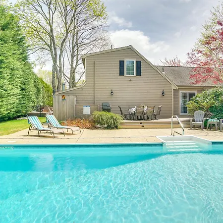 Falmouth Retreat With Private Pool, Gym And Game Room!